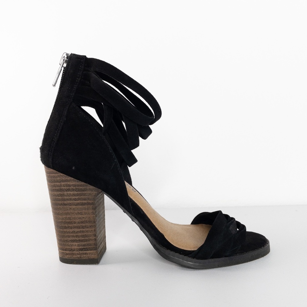 Lucky Brand Black Strappy Suede Lakisha Sandal